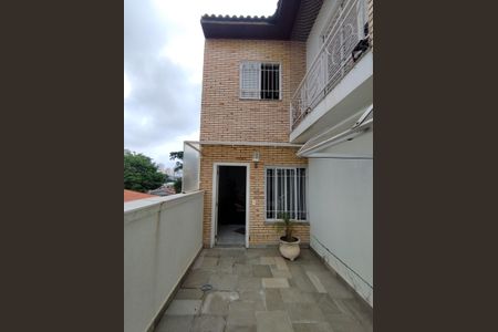 Casa à venda com 122m², 3 quartos e 2 vagas Casa à venda com 122m², 3 quartos e 2 vagasEntrada