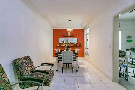 Casa de condomínio à venda com 122m², 3 quartos e 2 vagasSala