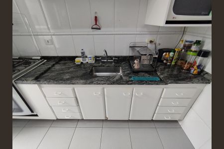 Casa à venda com 122m², 3 quartos e 2 vagas Casa à venda com 122m², 3 quartos e 2 vagasCozinha - Armários