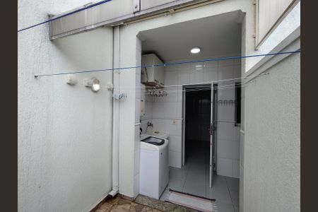 Casa à venda com 122m², 3 quartos e 2 vagas Casa à venda com 122m², 3 quartos e 2 vagasÁrea de Serviço