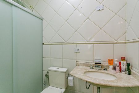 Casa de condomínio à venda com 122m², 3 quartos e 2 vagasBanheiro da Suíte