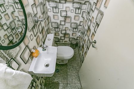 Casa de condomínio à venda com 122m², 3 quartos e 2 vagasLavabo