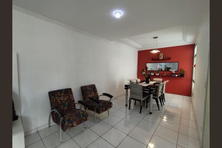 Casa à venda com 122m², 3 quartos e 2 vagas Casa à venda com 122m², 3 quartos e 2 vagasSala