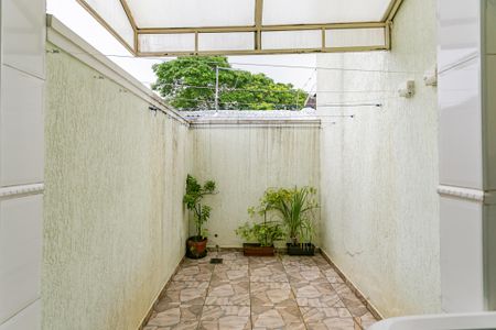 Casa de condomínio à venda com 122m², 3 quartos e 2 vagasQuintal