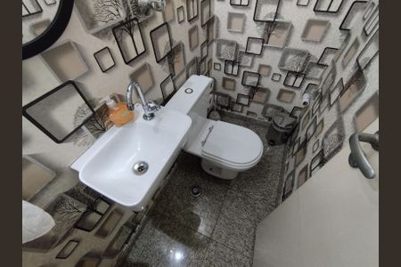 Casa à venda com 122m², 3 quartos e 2 vagas Casa à venda com 122m², 3 quartos e 2 vagasLavabo