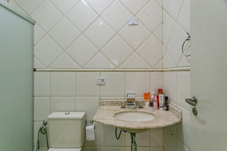 Casa de condomínio à venda com 122m², 3 quartos e 2 vagasBanheiro da Suíte