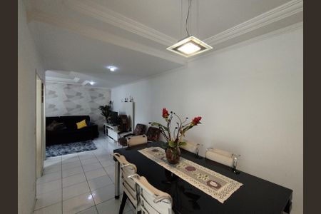 Casa à venda com 122m², 3 quartos e 2 vagas Casa à venda com 122m², 3 quartos e 2 vagasSala