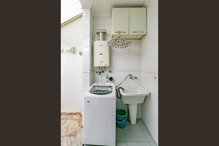 Casa de condomínio à venda com 122m², 3 quartos e 2 vagasÁrea de Serviço