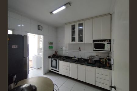 Casa à venda com 122m², 3 quartos e 2 vagas Casa à venda com 122m², 3 quartos e 2 vagasCozinha - Armários