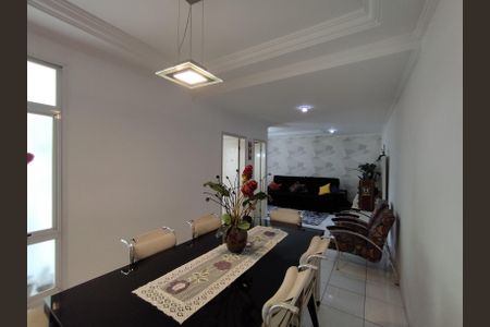 Casa à venda com 122m², 3 quartos e 2 vagas Casa à venda com 122m², 3 quartos e 2 vagasSala