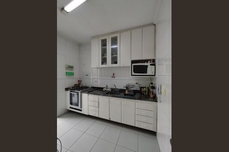 Casa à venda com 122m², 3 quartos e 2 vagas Casa à venda com 122m², 3 quartos e 2 vagasCozinha - Armários