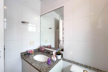 Apartamento à venda com 150m², 3 quartos e 3 vagasBanheiro do quarto 2