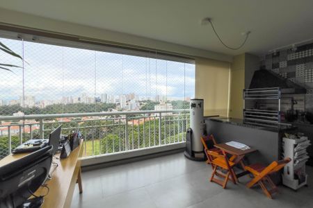 Apartamento à venda com 150m², 3 quartos e 3 vagasVaranda