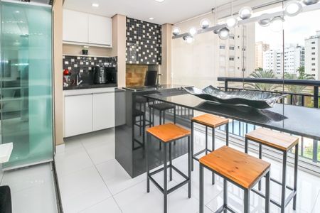 Apartamento à venda com 109m², 4 quartos e 2 vagas Apartamento à venda com 109m², 4 quartos e 2 vagasVaranda