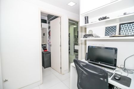 Apartamento à venda com 109m², 4 quartos e 2 vagas Apartamento à venda com 109m², 4 quartos e 2 vagasEscritório