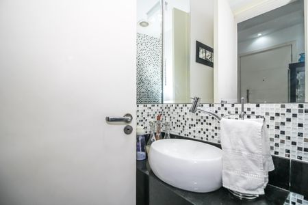 Apartamento à venda com 109m², 4 quartos e 2 vagas Apartamento à venda com 109m², 4 quartos e 2 vagasLavabo