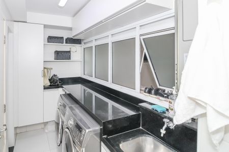 Apartamento à venda com 109m², 4 quartos e 2 vagas Apartamento à venda com 109m², 4 quartos e 2 vagasÁrea de Serviço