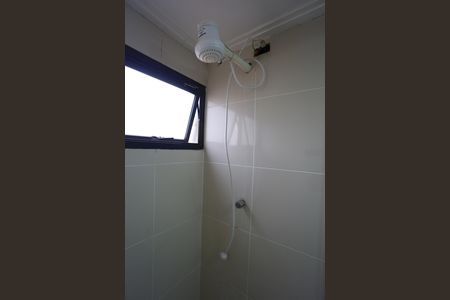 Banheiro de apartamento para alugar com 2 quartos, 59m² em Jardim Monte Alegre, Taboão da Serra