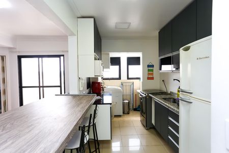 Cozinha de apartamento para alugar com 2 quartos, 59m² em Jardim Monte Alegre, Taboão da Serra