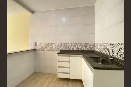 Casa de condomínio para alugar com 80m², 2 quartos e sem vagaSala/Cozinha