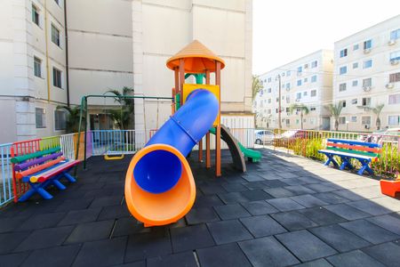 Apartamento à venda com 42m², 2 quartos e 1 vaga Apartamento à venda com 42m², 2 quartos e 1 vagaÁrea comum - Playground