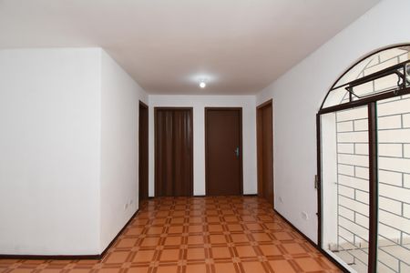 Casa para alugar com 70m², 3 quartos e 2 vagasSala