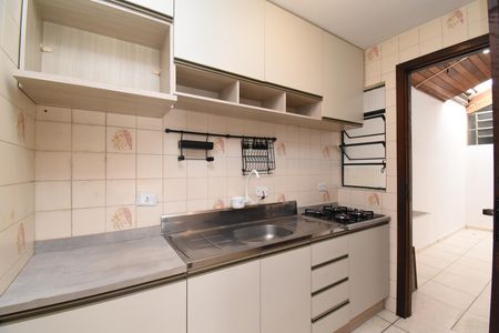 Casa para alugar com 70m², 3 quartos e 2 vagasCozinha