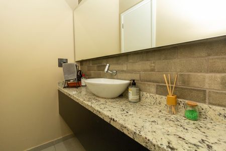 Apartamento para alugar com 130m², 2 quartos e 2 vagas Apartamento para alugar com 130m², 2 quartos e 2 vagasBanheiro Social