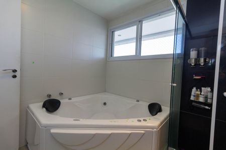 Apartamento para alugar com 130m², 2 quartos e 2 vagas Apartamento para alugar com 130m², 2 quartos e 2 vagasBanheiro da Suíte