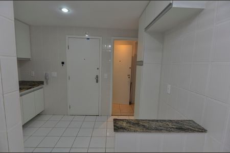 Apartamento à venda com 70m², 2 quartos e 1 vagaÁrea de Serviço