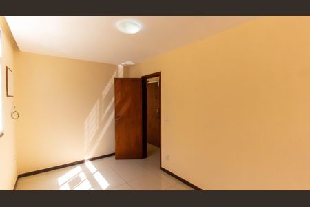 Quarto 1 de apartamento para alugar com 2 quartos, 52m² em Cubango, Niterói