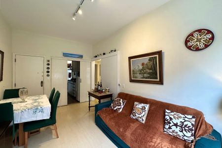 Apartamento para alugar com 75m², 2 quartos e 1 vagaSala