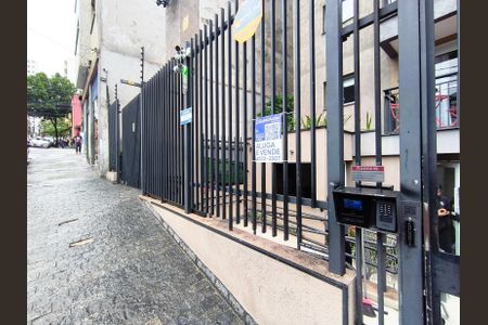 Studio para alugar com 27m², 1 quarto e sem vaga Studio para alugar com 27m², 1 quarto e sem vagaFachada + Plaquinha