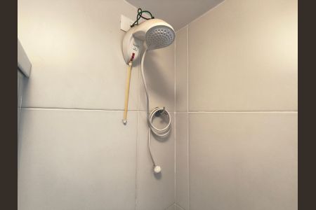 Studio para alugar com 27m², 1 quarto e sem vaga Studio para alugar com 27m², 1 quarto e sem vagaBanheiro social