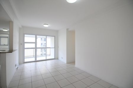 Sala de apartamento para alugar com 2 quartos, 78m² em Jacarepaguá, Rio de Janeiro