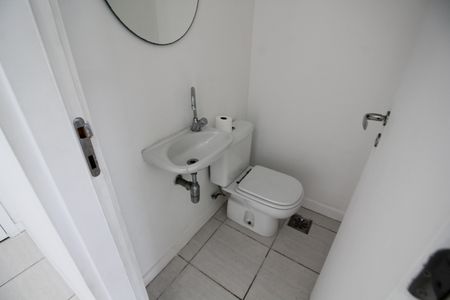 Lavabo de apartamento para alugar com 2 quartos, 78m² em Jacarepaguá, Rio de Janeiro