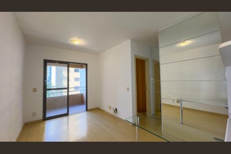 Sala de apartamento para alugar com 1 quarto, 50m² em Brooklin, São Paulo