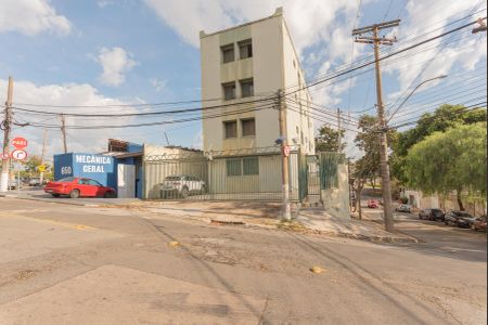 Apartamento à venda com 60m², 2 quartos e 1 vaga Apartamento à venda com 60m², 2 quartos e 1 vagaFachada