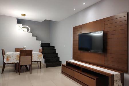 Casa de condomínio à venda com 250m², 3 quartos e 1 vagaSala