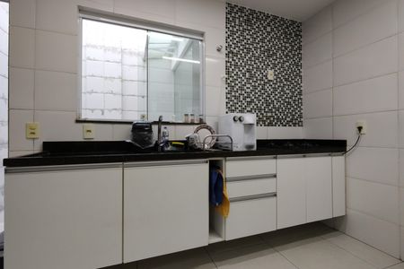 Casa de condomínio à venda com 250m², 3 quartos e 1 vagaCozinha - Armários