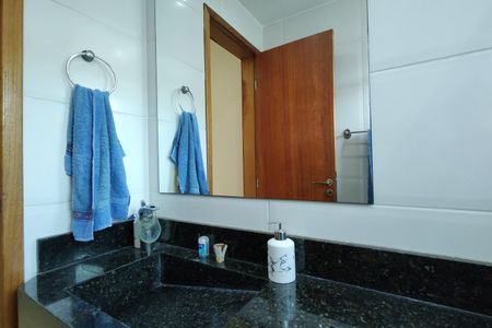 Casa de condomínio à venda com 250m², 3 quartos e 1 vagaBanheiro da Suíte 3