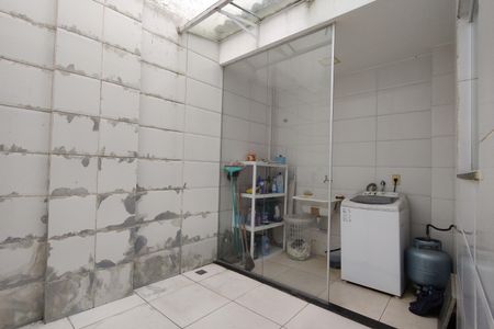 Casa de condomínio à venda com 250m², 3 quartos e 1 vagaÁrea de Serviço