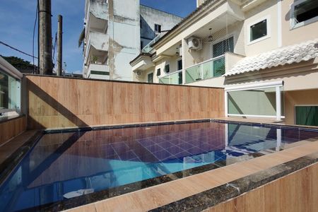 Casa de condomínio à venda com 250m², 3 quartos e 1 vagaFachada