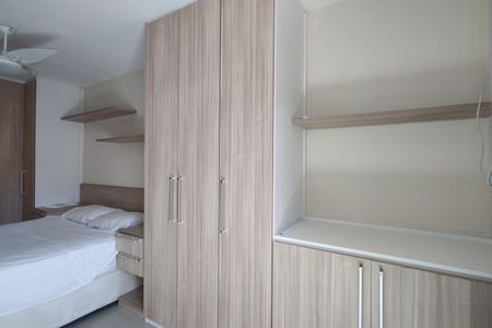 Casa de condomínio à venda com 250m², 3 quartos e 1 vagaSuíte 3