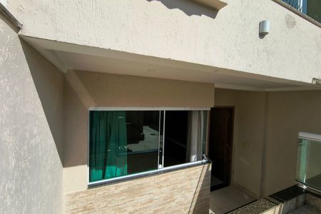 Casa de condomínio à venda com 250m², 3 quartos e 1 vagaVaranda