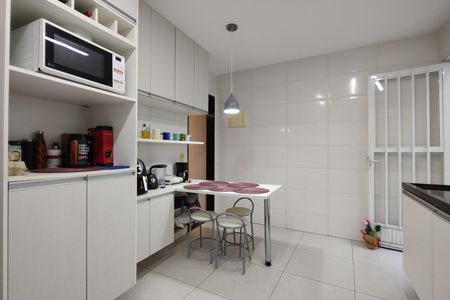 Casa de condomínio à venda com 250m², 3 quartos e 1 vagaCozinha - Armários