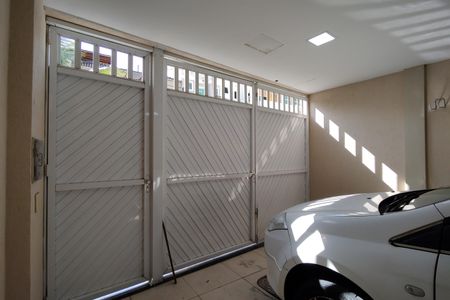 Casa de condomínio à venda com 250m², 3 quartos e 1 vagaGaragem