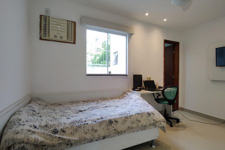 Casa de condomínio à venda com 250m², 3 quartos e 1 vagaSuíte 2