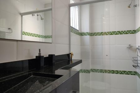 Casa de condomínio à venda com 250m², 3 quartos e 1 vagaBanheiro da Suíte 1