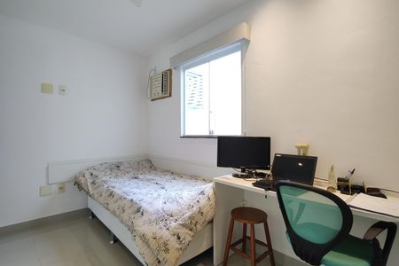 Casa de condomínio à venda com 250m², 3 quartos e 1 vagaSuíte 2